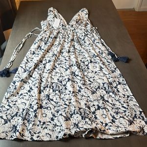 NWT Lush Tulum side slit Maxi Navy Floral Dress flowy